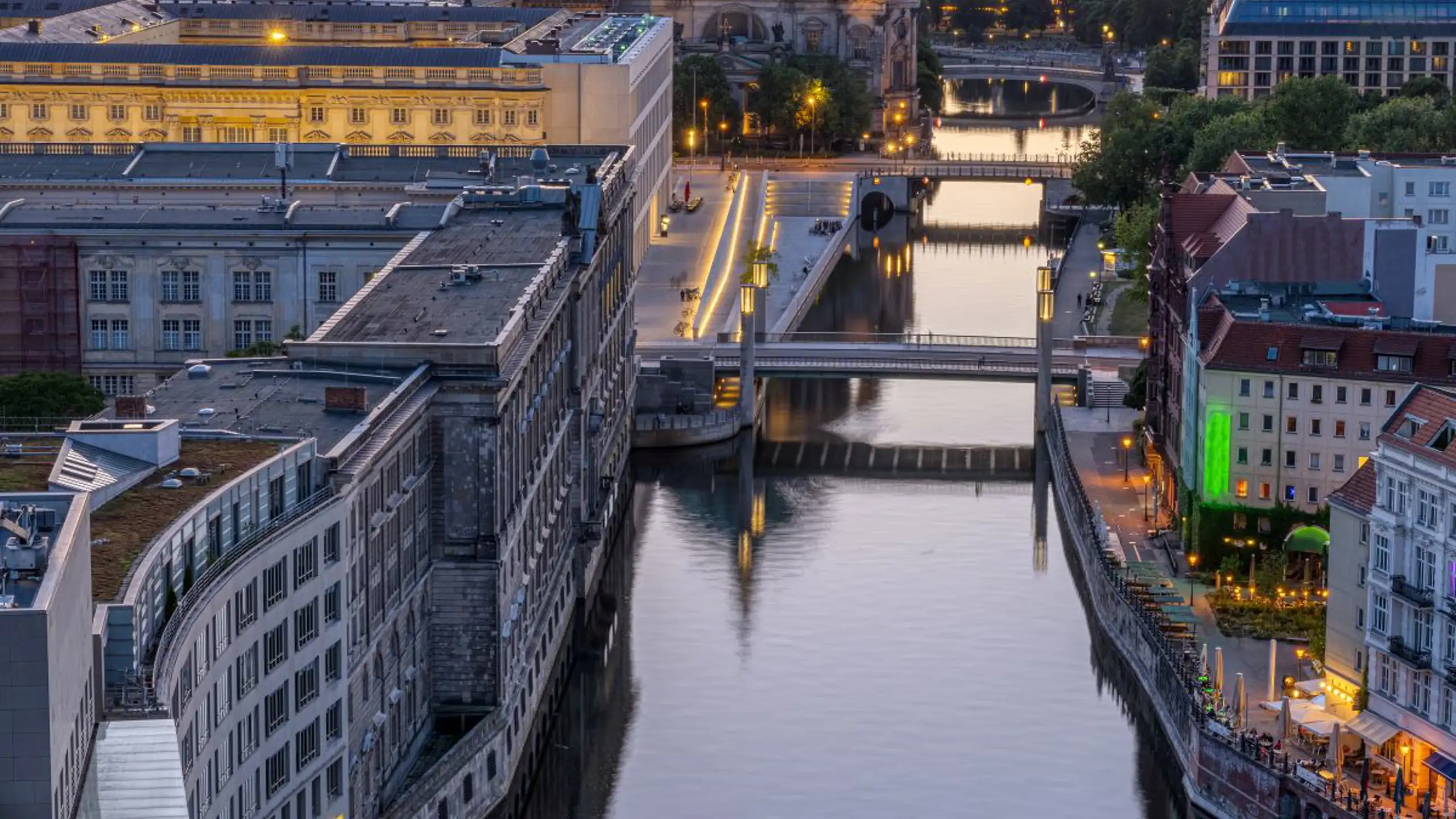 Sunset At The River Spree In Berlin 2023 11 27 04 55 11 Utc (2)