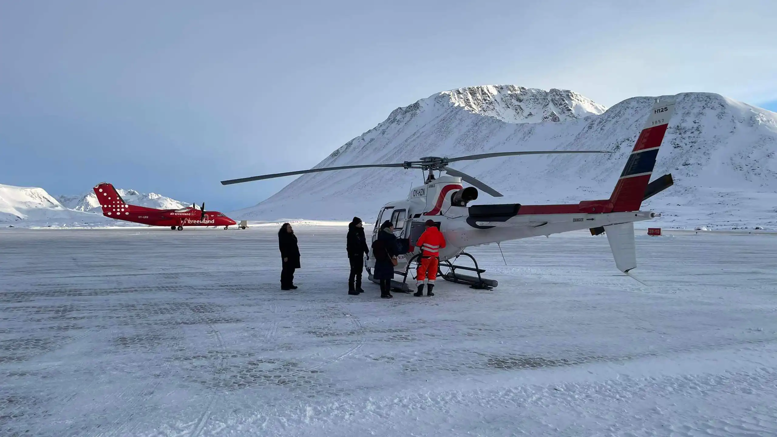 Air Greenland and Greenland Copter in Kulusuk Saturday February 3rd 2024. Photo: Lars Poulsen