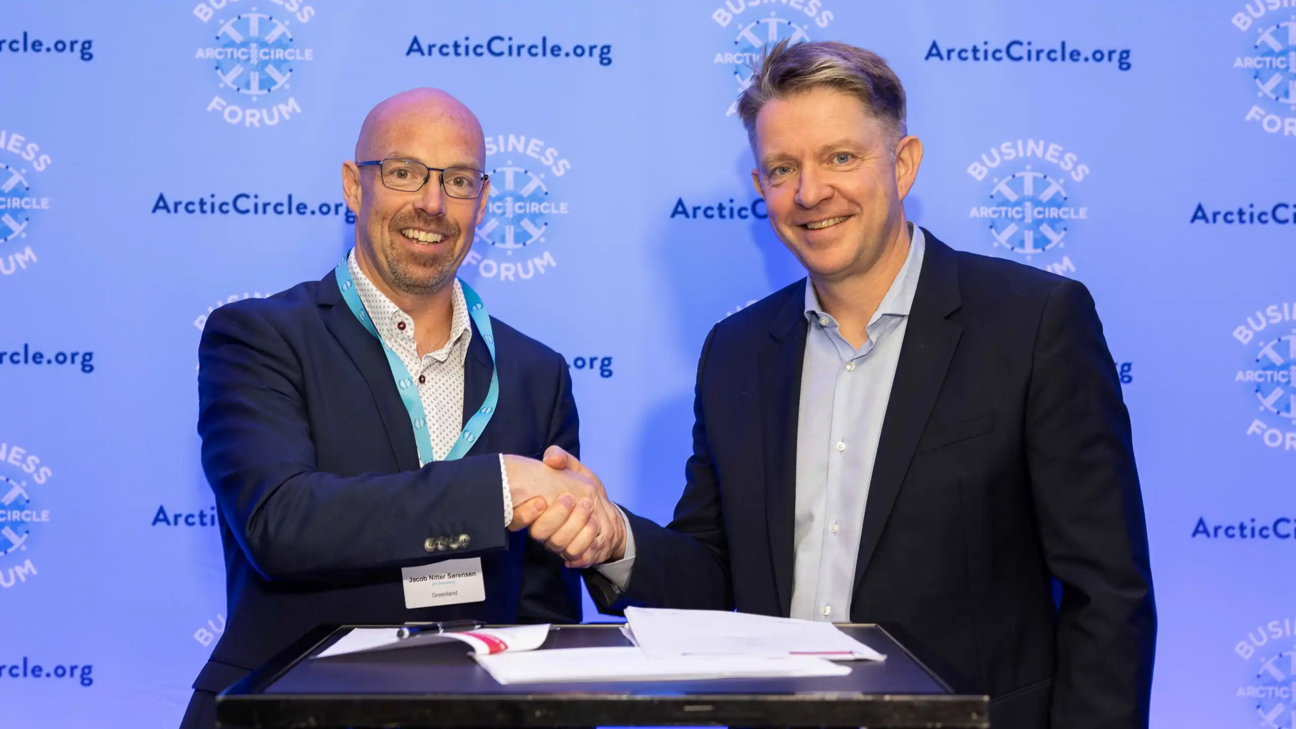 Den første rute der bliver sat ind i rutenetværket på begge flyselskabers salgskanaler, er ruten mellem Billund – Keflavik og videre mellem Nuuk. Den beflyves af Air Greenland fra 18. marts – 23. oktober 2025.
